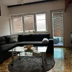 Aylin 아파트